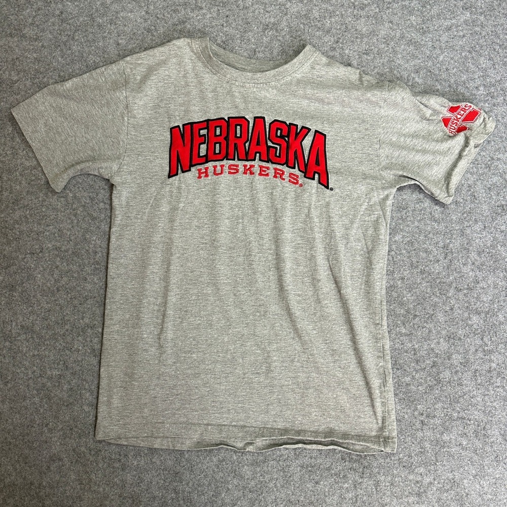 Knights Apparel Nebraska Huskers T-Shirt Medium Gray Graphic Cotton Blend